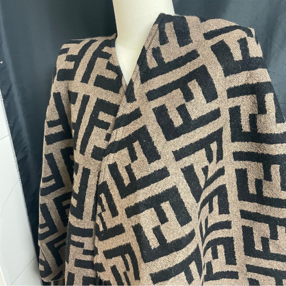 Fendi Women's Black and Tan Shawl